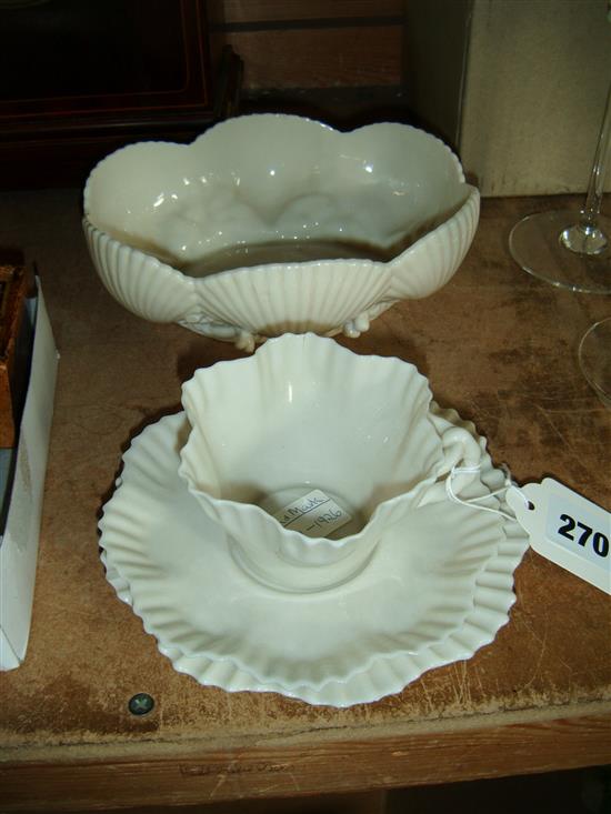 4 pieces of Belleek(-)